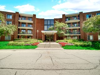 1415 E Central Road NE 305A, Arlington Heights, IL 60005
