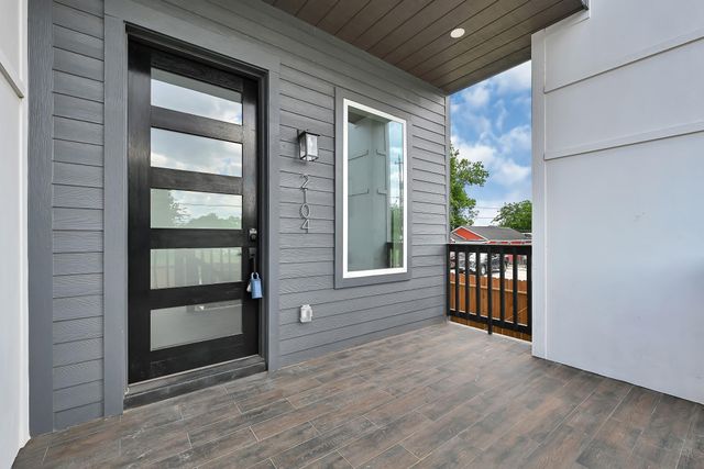 2108 Bringhurst Street, Houston, TX 77026