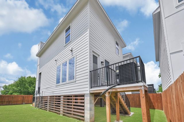 2108 Bringhurst Street, Houston, TX 77026