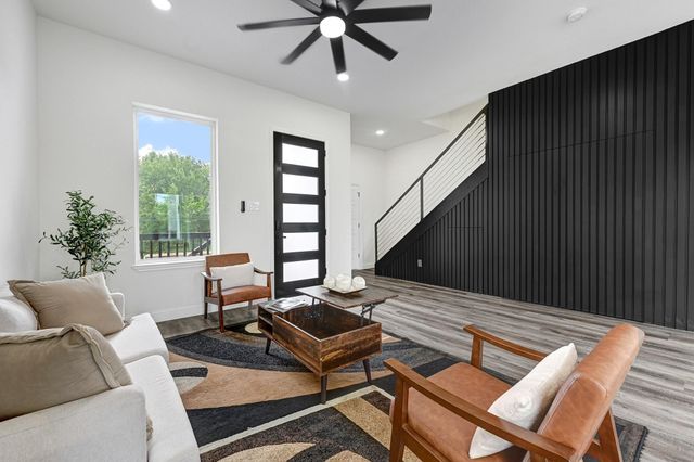2108 Bringhurst Street, Houston, TX 77026