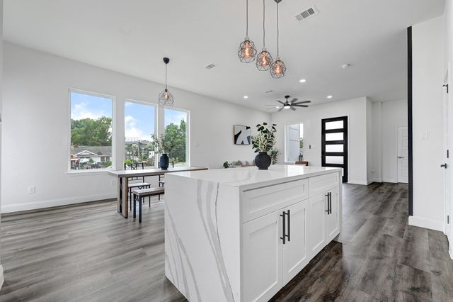 2108 Bringhurst Street, Houston, TX 77026
