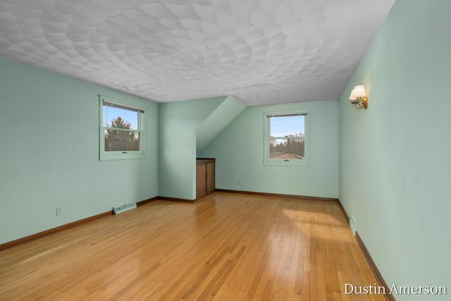 2656 Vassar Drive SE, Grand Rapids, MI 49506