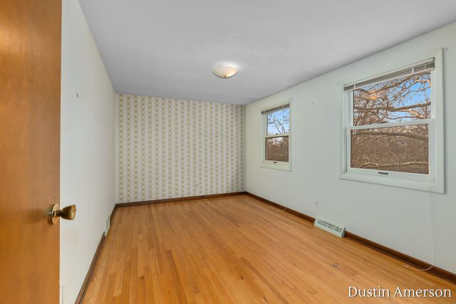 2656 Vassar Drive SE, Grand Rapids, MI 49506