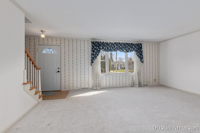 2656 Vassar Drive SE, Grand Rapids, MI 49506