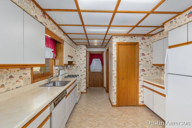 2656 Vassar Drive SE, Grand Rapids, MI 49506