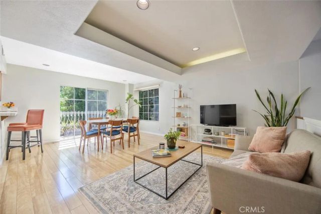 5340 Las Virgenes Road 4, Calabasas, CA 91302