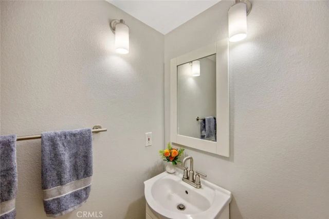 5340 Las Virgenes Road 4, Calabasas, CA 91302