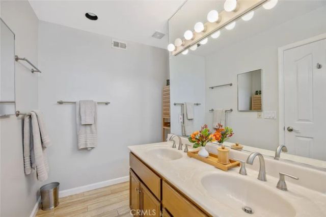 5340 Las Virgenes Road 4, Calabasas, CA 91302