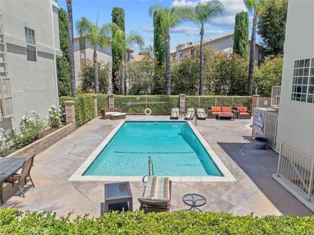 5340 Las Virgenes Road 4, Calabasas, CA 91302