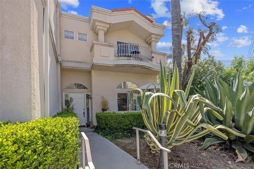 5340 Las Virgenes Road 4, Calabasas, CA 91302