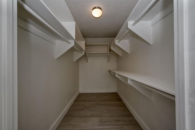 5001 Woodway Drive 1304, Houston, TX 77056