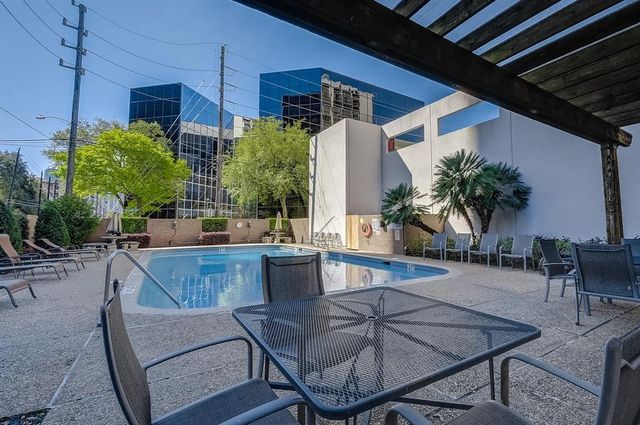 5001 Woodway Drive 1304, Houston, TX 77056