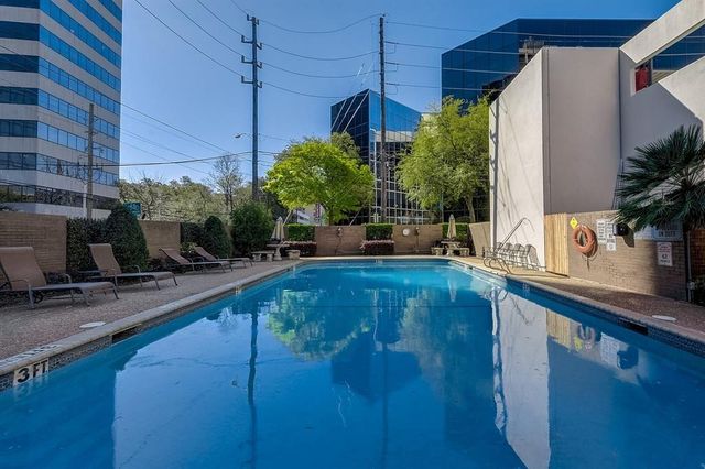 5001 Woodway Drive 1304, Houston, TX 77056