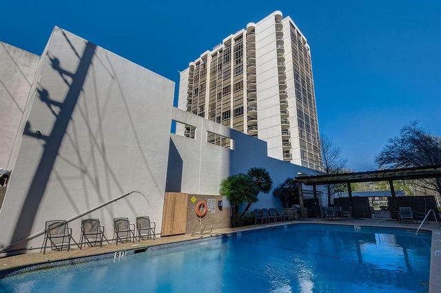 5001 Woodway Drive 1304, Houston, TX 77056