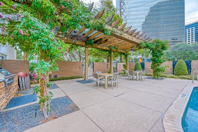 5001 Woodway Drive 1304, Houston, TX 77056