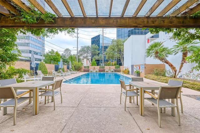 5001 Woodway Drive 1304, Houston, TX 77056