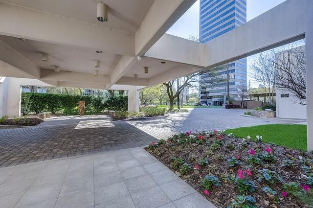 5001 Woodway Drive 1304, Houston, TX 77056