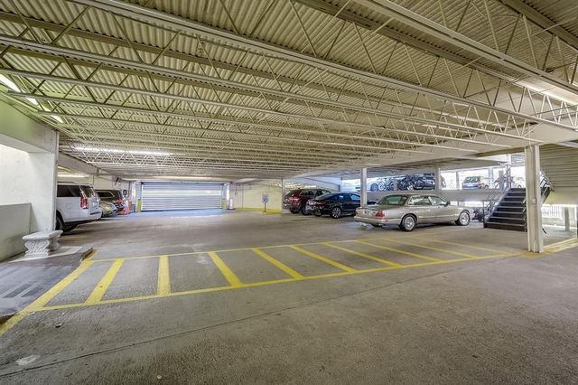 5001 Woodway Drive 1304, Houston, TX 77056