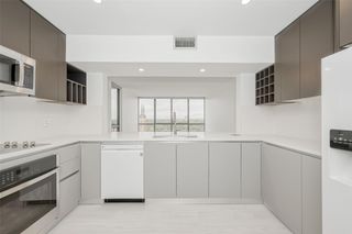 5001 Woodway Drive 1304, Houston, TX 77056