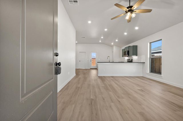 1301 N Chicago Avenue, Lubbock, TX 79416