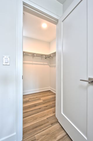 9396 Landings Lane 301, Des Plaines, IL 60016