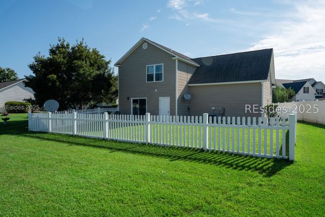 18 Hollowtail Dr, Bluffton, SC 29910