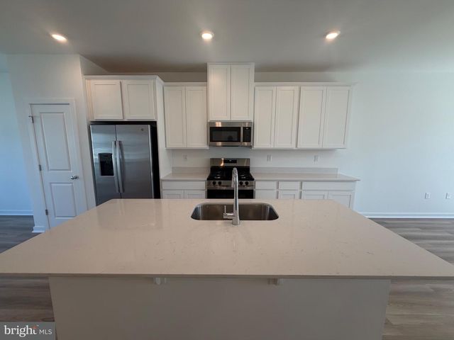 75 MORGANS MILL RD, Sicklerville, NJ 08081