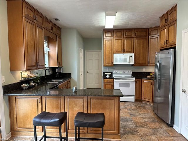 1821 Somersby LN, Virginia Beach, VA 23456