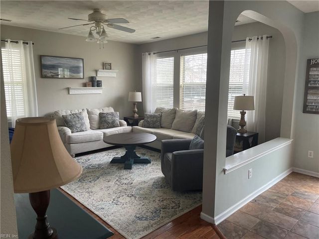 1821 Somersby LN, Virginia Beach, VA 23456