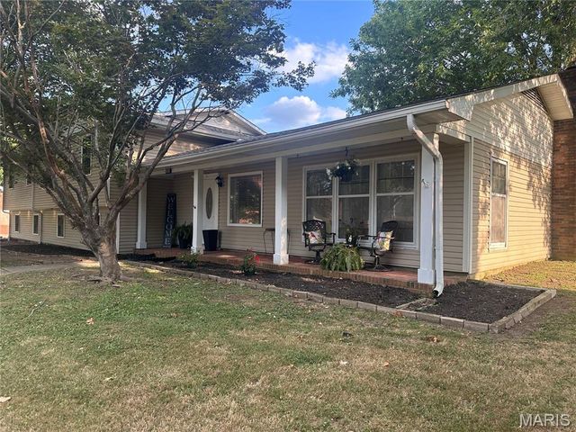 303 Kennedy Drive, Sikeston, MO 63801