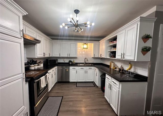 303 Kennedy Drive, Sikeston, MO 63801