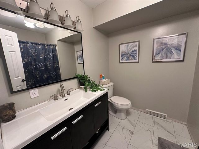 303 Kennedy Drive, Sikeston, MO 63801