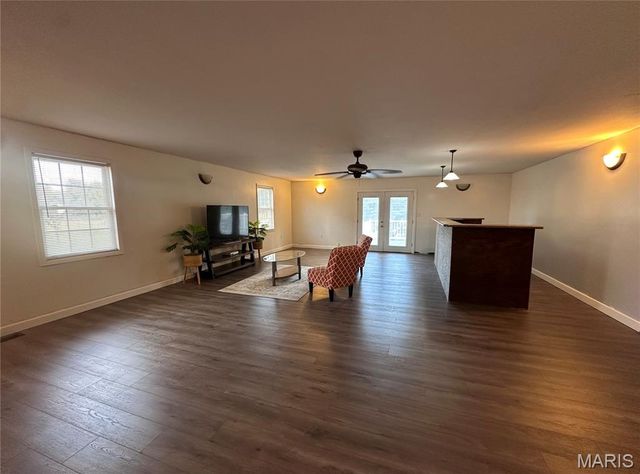 303 Kennedy Drive, Sikeston, MO 63801