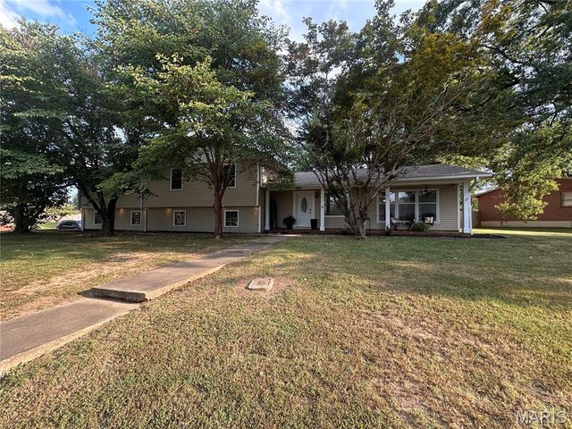 303 Kennedy Drive, Sikeston, MO 63801