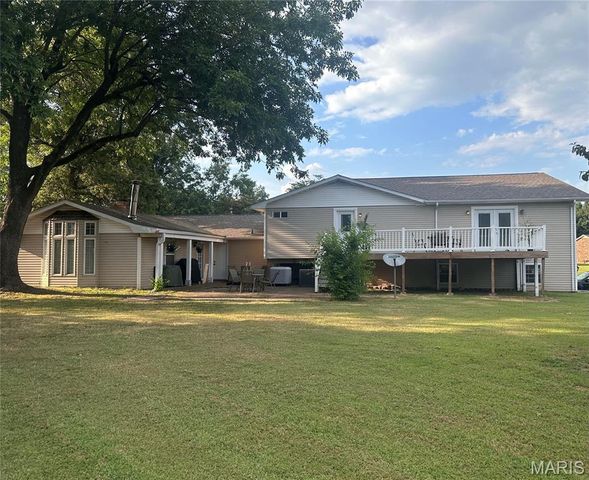 303 Kennedy Drive, Sikeston, MO 63801