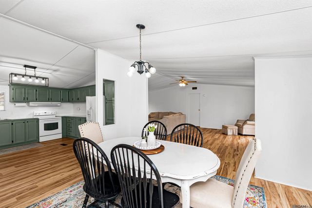 32438 Weiss Rd, Walker, LA 70785