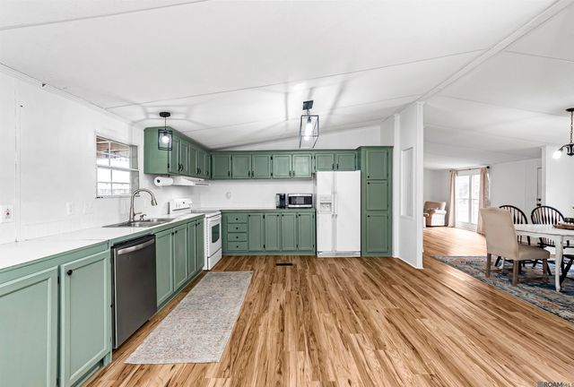 32438 Weiss Rd, Walker, LA 70785