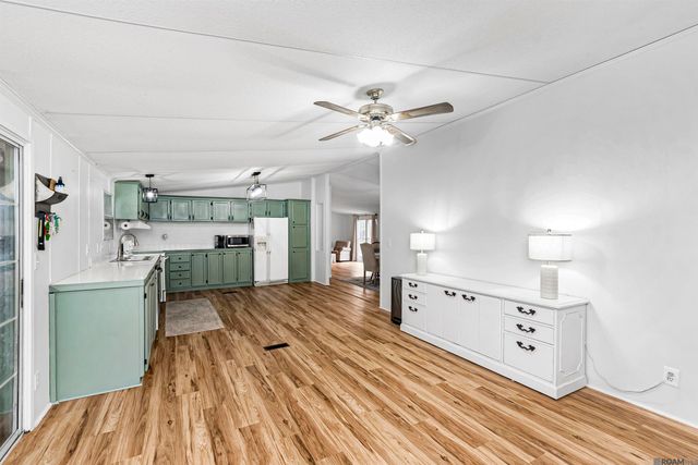 32438 Weiss Rd, Walker, LA 70785