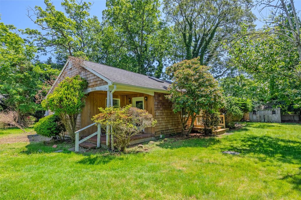 82A Union Avenue, Center Moriches, NY 11934