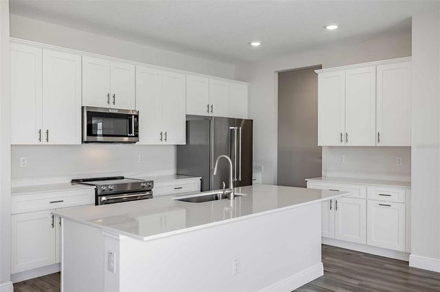 9862 SURREY ROSE DRIVE, San Antonio, FL 33576