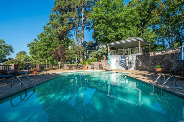 304 Lookout Pt Apt A4, Hot Springs, AR 71913