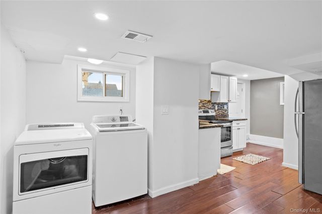 85 Bedford Avenue, Freeport, NY 11520