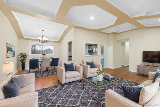 85 Bedford Avenue, Freeport, NY 11520