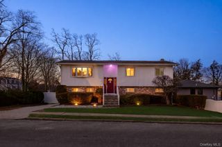 85 Bedford Avenue, Freeport, NY 11520