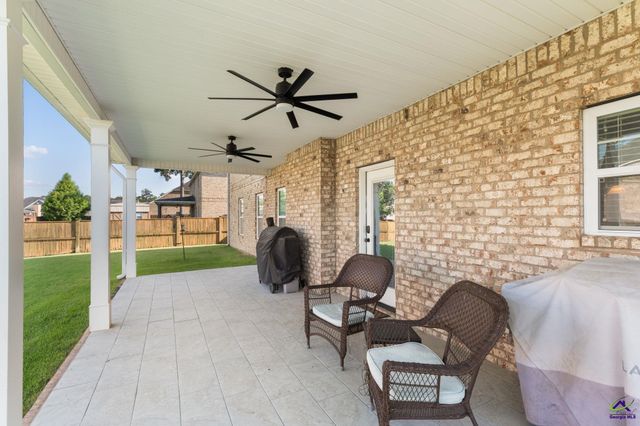 227 Misty Valley Lane, Bonaire, GA 31005
