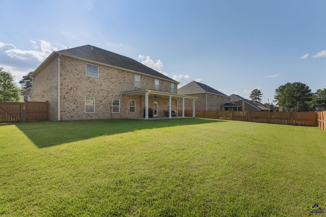 227 Misty Valley Lane, Bonaire, GA 31005
