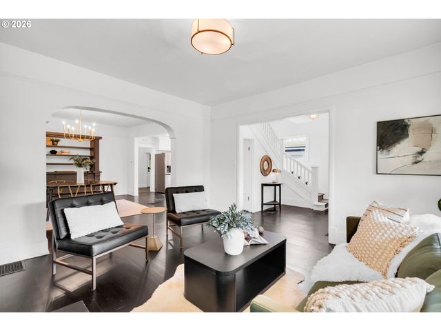2307 Ne EVERETT St, Portland, OR 97232