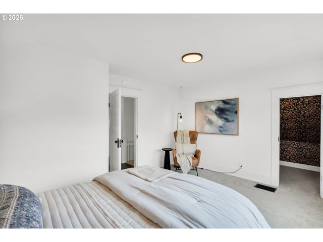 2307 Ne EVERETT St, Portland, OR 97232