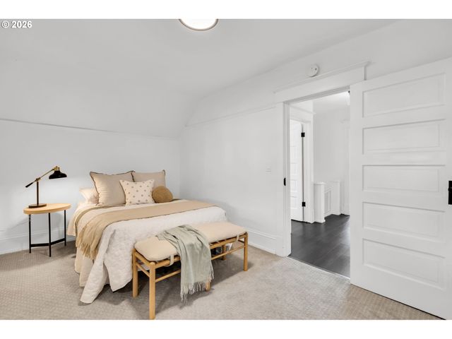 2307 Ne EVERETT St, Portland, OR 97232