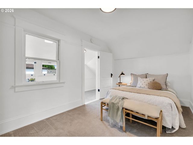 2307 Ne EVERETT St, Portland, OR 97232